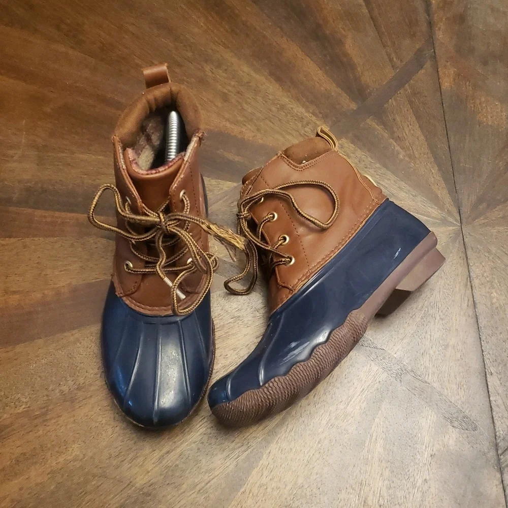Adrienne Vittadini Kids Brown and Blue Duck Boots Size 3